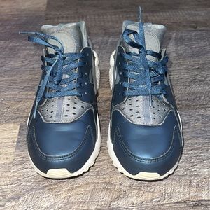 Air Huarache Run Premium 'Grey Navy'